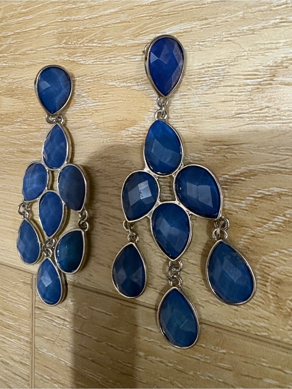 Women’s Earnings $10.00 Sterling Silver - Picture 2 of 5
